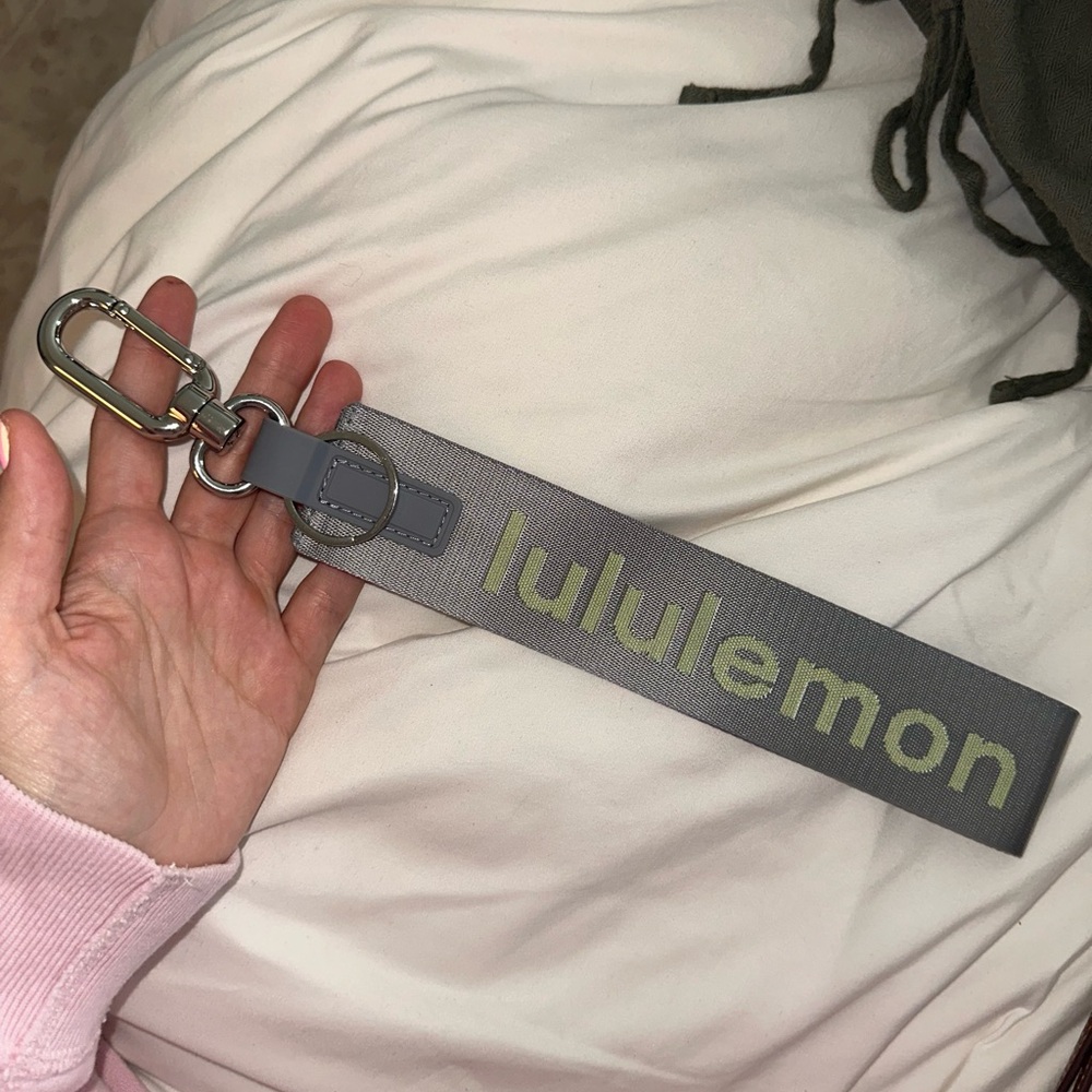 Lululemon Never Lost Gray/Green Keychain